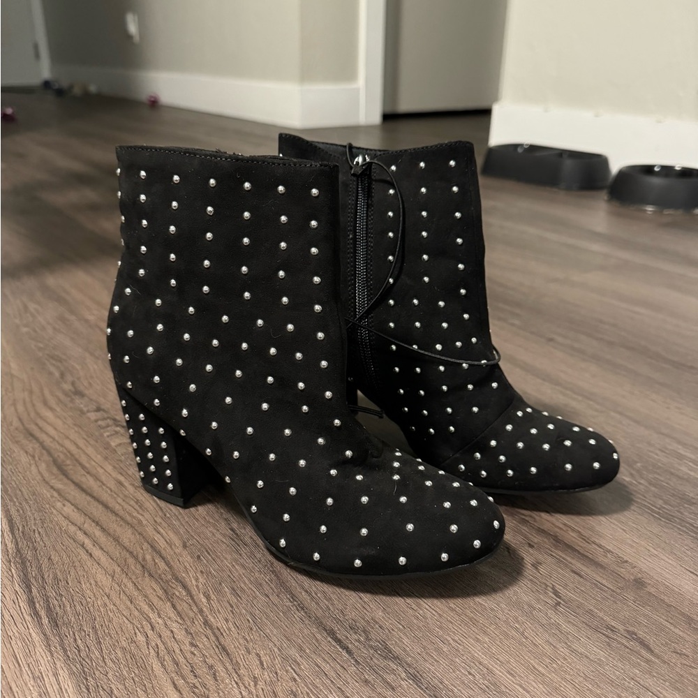 WORTHINGTON "BRYNN" Studded Black Ankle Boots Block Heel Faux Suede